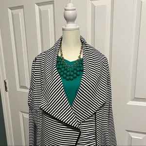 Green Stella and dot statement necklace